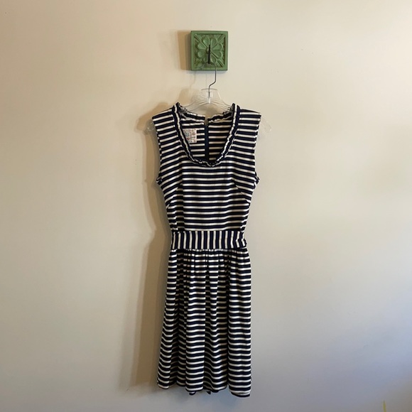 Dress navy white stripe with tie belt. - Picture 2 of 7